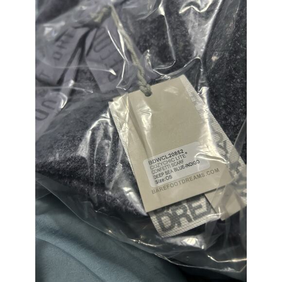 NWT Barefoot Dreams CozyChic Lite Confetti Scarf Deep Sea Blue Indigo‎ OS - Picture 3 of 3